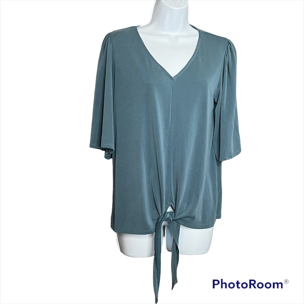 Women’s sz small..teal top GYFT